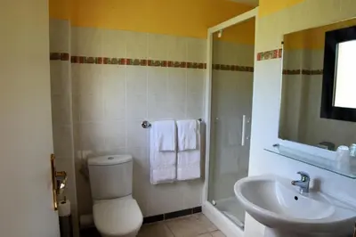 Salle de bains dans l'établissement Auberge des Deux Sorru