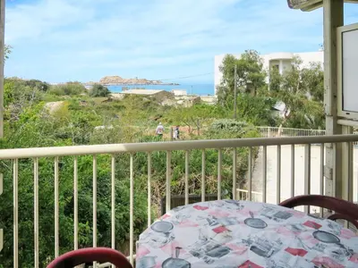 Balcon ou terrasse dans l'établissement Apartment Résidence Posidonie Bodri - Pigna by Interhome