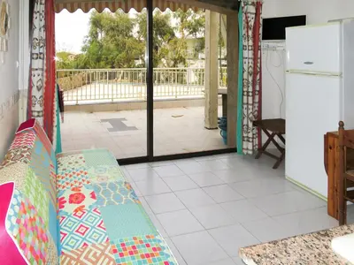 Balcon ou terrasse dans l'établissement Apartment Résidence Posidonie Hollywood by Interhome