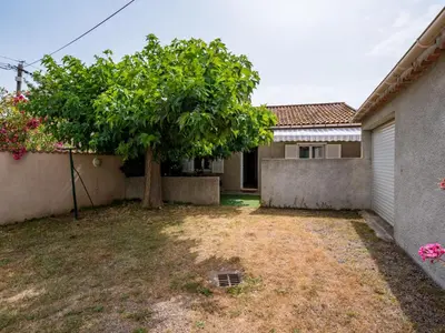 Jardin de l'établissement Holiday Home Dami I-1 by Interhome