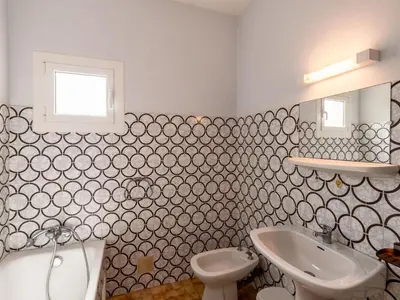 Salle de bains dans l'établissement Holiday Home Dami I-1 by Interhome