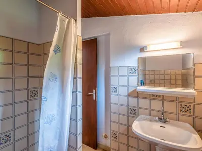 Salle de bains dans l'établissement Holiday Home Dami I-2 by Interhome