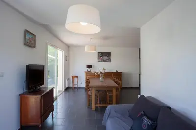 Télévision ou salle de divertissement dans l'établissement Villa Jardins de la Mer