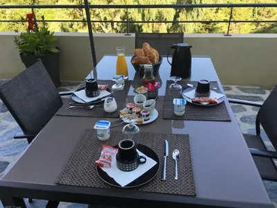 Nourriture dans la villa ou à proximité