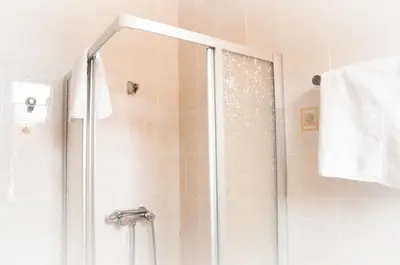Salle de bains dans l'établissement Hotel & Restaurant Le Beau Sejour
