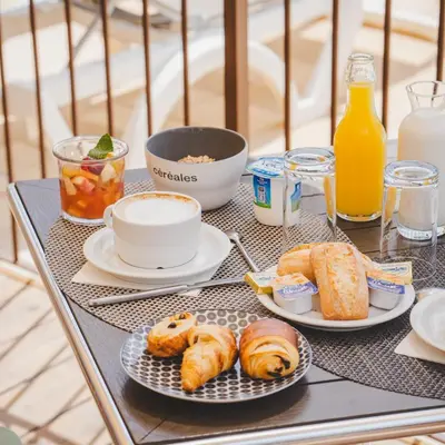Nourriture dans l'hôtel ou à proximité
