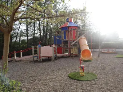Aire de jeux pour enfants de l'établissement Vue sur mer et montagnes