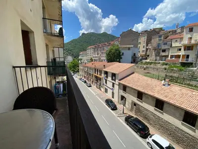 Vue générale sur la montagne ou vue sur la montagne depuis l'appartement
