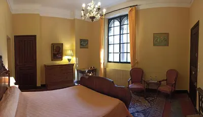 Coin salon dans l'établissement CHÂTEAU CAGNINACCI B&B
