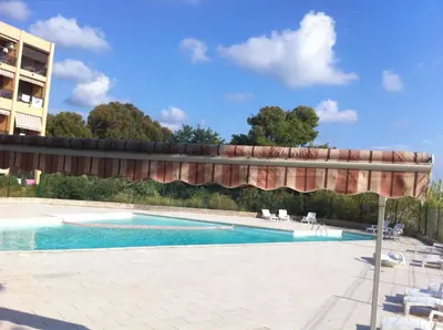 Piscine de l'établissement Studio les pieds dans l'eau ou située à proximité