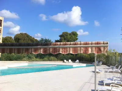 Piscine de l'établissement Studio les pieds dans l'eau ou située à proximité