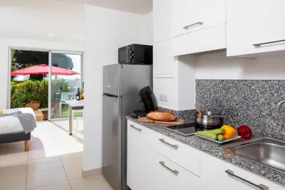 Cuisine ou kitchenette dans l'établissement Résidence Marina Bianca