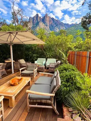 Vue générale sur la montagne ou vue sur la montagne depuis l'hôtel