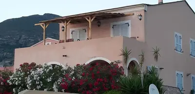 Vue générale sur la montagne ou vue sur la montagne depuis la villa