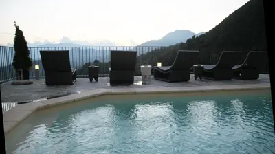 Vue générale sur la montagne ou vue sur la montagne depuis l'hôtel