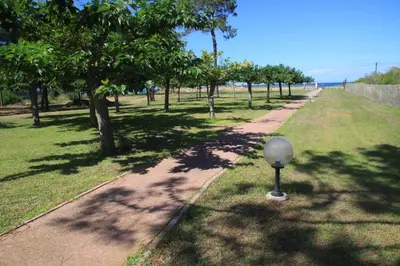 Jardin de l'établissement Isola Hôtel