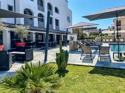 Piscine de l'établissement Maria Stella ou située à proximité