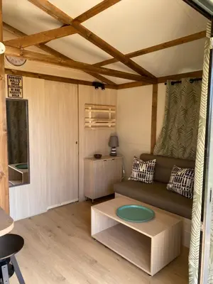 Coin salon dans l'établissement Ri-Veu corse dans camping marina di sorbo