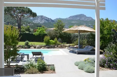 Vue générale sur la montagne ou vue sur la montagne depuis l'hôtel