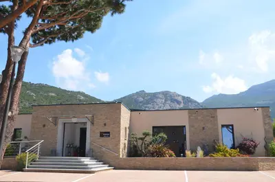 Vue générale sur la montagne ou vue sur la montagne depuis l'hôtel