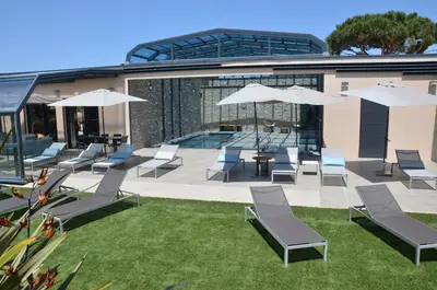 Piscine de l'établissement Domaine Villas Mandarine Private Pools & Spa ou située à proximité