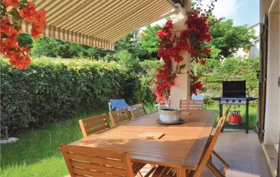 Jardin de l'établissement 3 Bedroom Lovely Home In Cervione