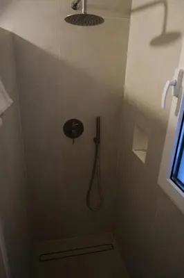 Salle de bains dans l'établissement Villa U Mulinu