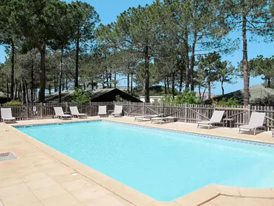 Piscine de l'établissement Holiday Home Chalet 2 pers by Interhome ou située à proximité
