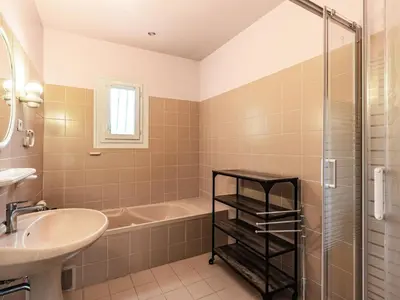 Salle de bains dans l'établissement Holiday Home Casella by Interhome