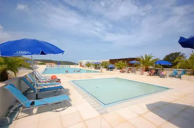 Piscine de l'établissement Résidence Odalys Les Villas de Bel Godère ou située à proximité