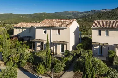 Vue générale sur la montagne ou vue sur la montagne depuis l'appart'hôtel