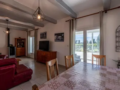 Télévision ou salle de divertissement dans l'établissement Holiday Home La Cerisaie by Interhome