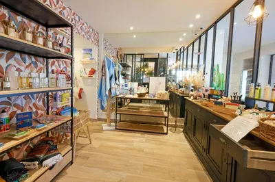 Restaurant ou autre lieu de restauration dans l'établissement Le Saint Erasme, Hotel Eco Friendly
