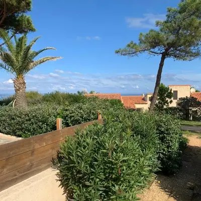 Maison dans Marina privée pieds dans l'eau - Vue mer - Mer à 50 m - Terrasse & jardin sur mer