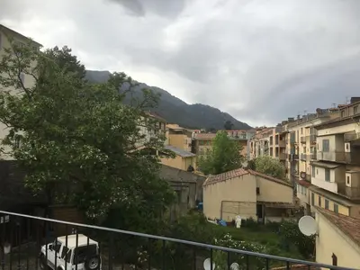Vue générale sur la montagne ou vue sur la montagne depuis la maison d'hôtes