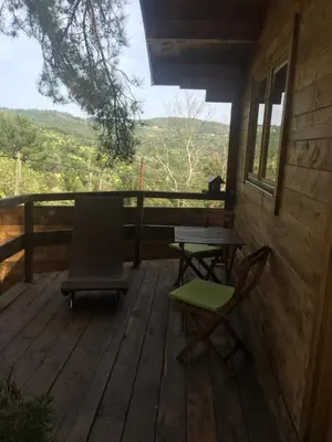 Vue générale sur la montagne ou vue sur la montagne depuis le chalet