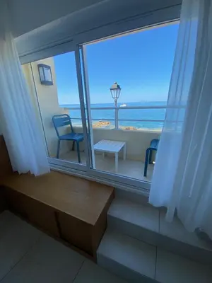Vue générale sur la mer ou vue sur la mer prise depuis l'hôtel