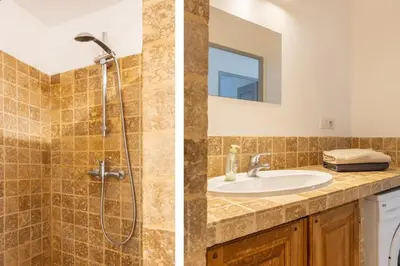 Salle de bains dans l'établissement Ma Vie Là