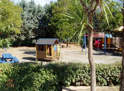 Aire de jeux pour enfants de l'établissement Résidence Sognu Di Mare - Plage