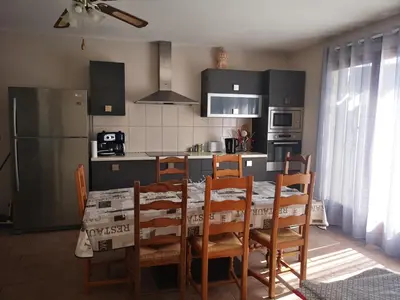 Cuisine ou kitchenette dans l'établissement E Cabane