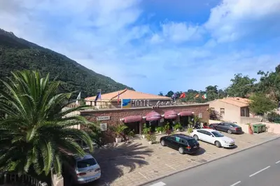 Vue générale sur la montagne ou vue sur la montagne depuis l'hôtel