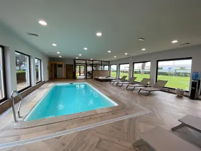 Piscine de l'établissement Hôtel La Lagune ou située à proximité