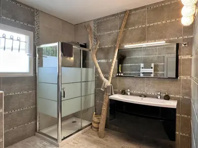 Salle de bains dans l'établissement Les 5 Arches - Adult Only