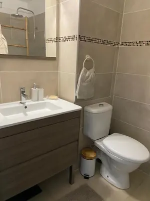 Salle de bains dans l'établissement Corse Calvi appt coté Mer