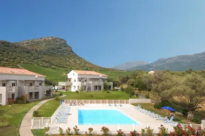 Vue générale sur la montagne ou vue sur la montagne depuis l'appart'hôtel