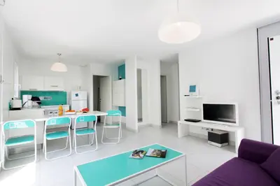 Télévision ou salle de divertissement dans l'établissement Résidence Le Clos Saint Paul