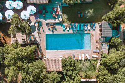 Piscine de l'établissement Le Maquis Plage Corse ou située à proximité