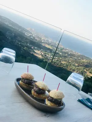 Nourriture dans l'hôtel ou à proximité