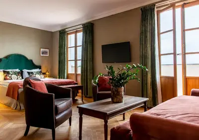 Télévision ou salle de divertissement dans l'établissement Langley Resort Napoléon Bonaparte