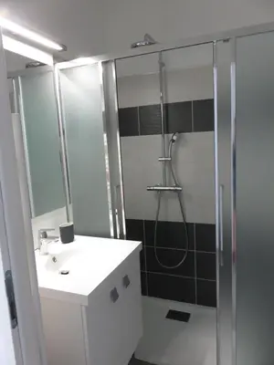 Salle de bains dans l'établissement les rivages de calvi